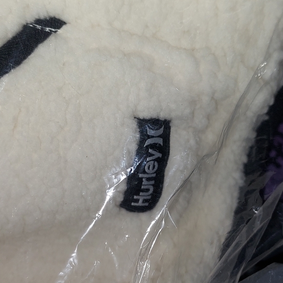 NWT women's full zip sherpa jacket...size L - Picture 2 of 4